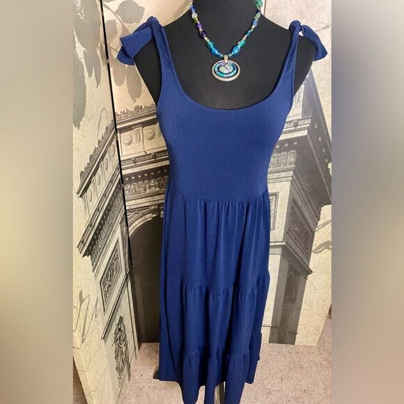 NWT beautiful dress by Green Envelope in size small - Picture 1 of 2